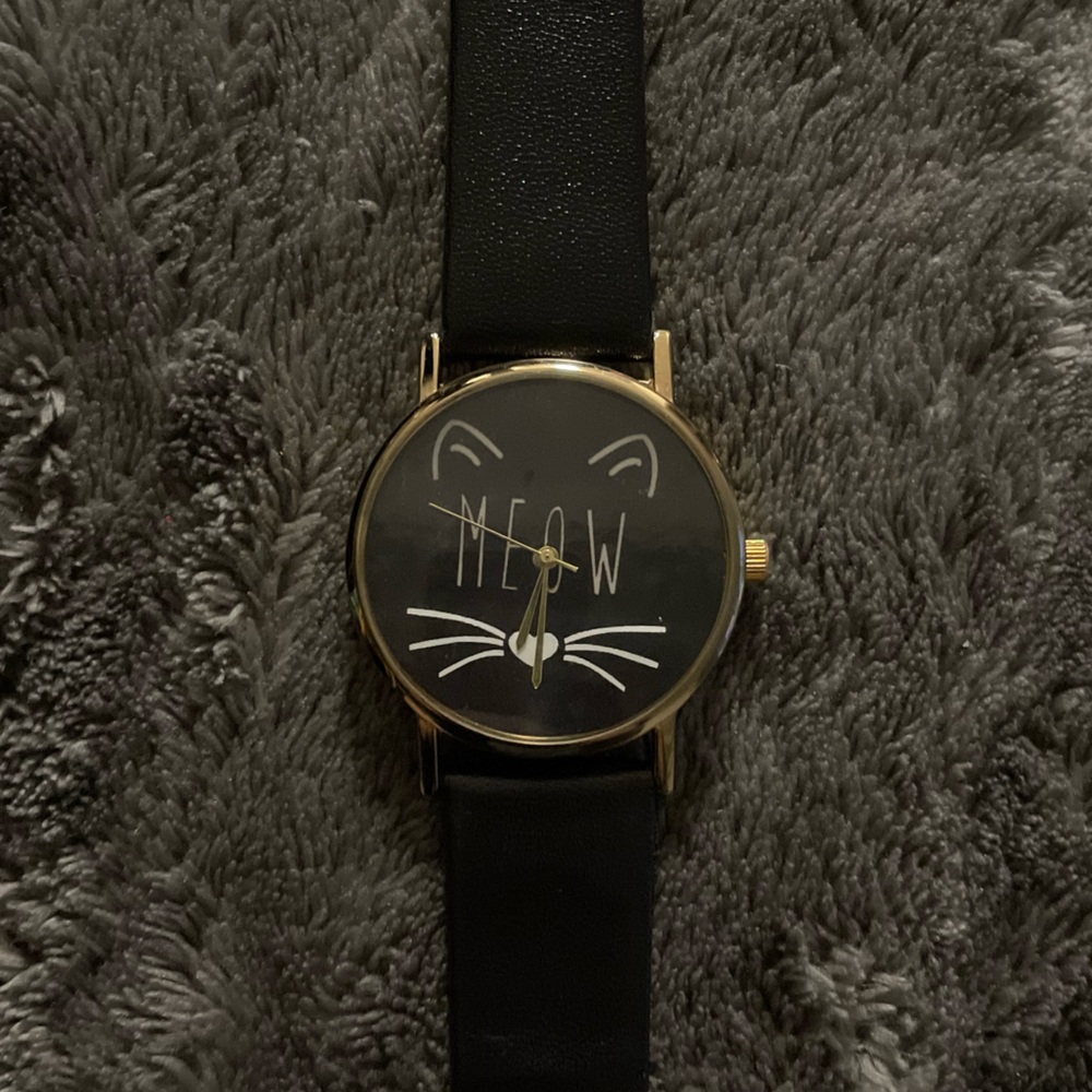 Black kitty watch “Meow”